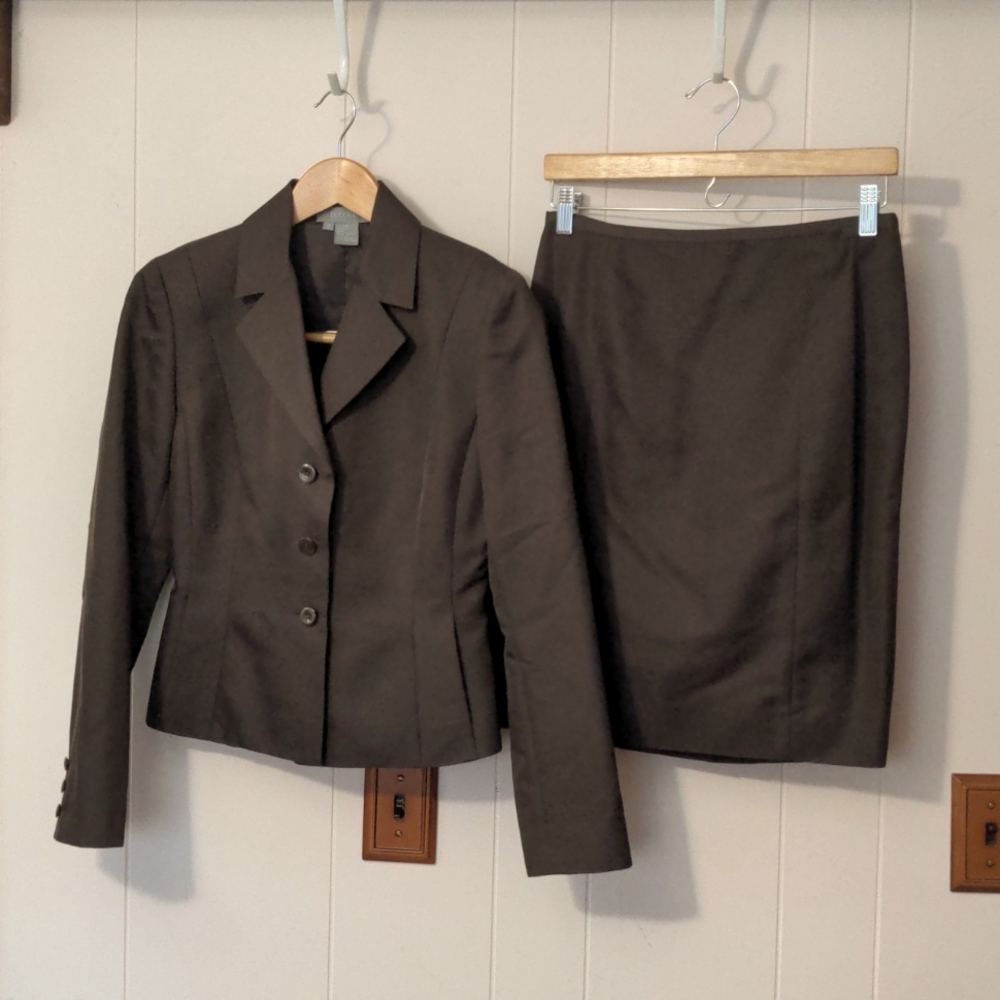 Eccoci dark chocolate wool silk suit size 2